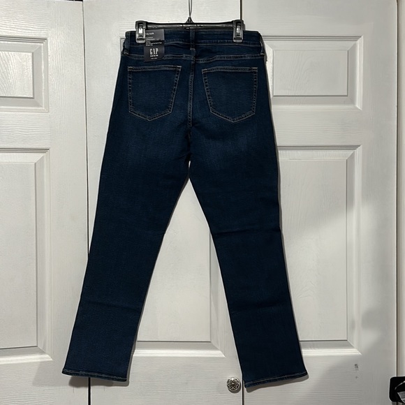 GAP Women's Classic Straight Leg Mid-Rise Jeans - Picture 5 of 7